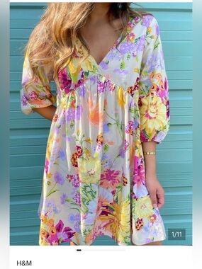 H&M Cream Floral V-neck Babydoll XS Dress with Pink, Yellow & Lavender Flowers